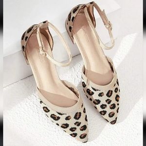 CUCCOO Trending Leopard Ankle Strap Knit Flats, sz 8.5, EUC